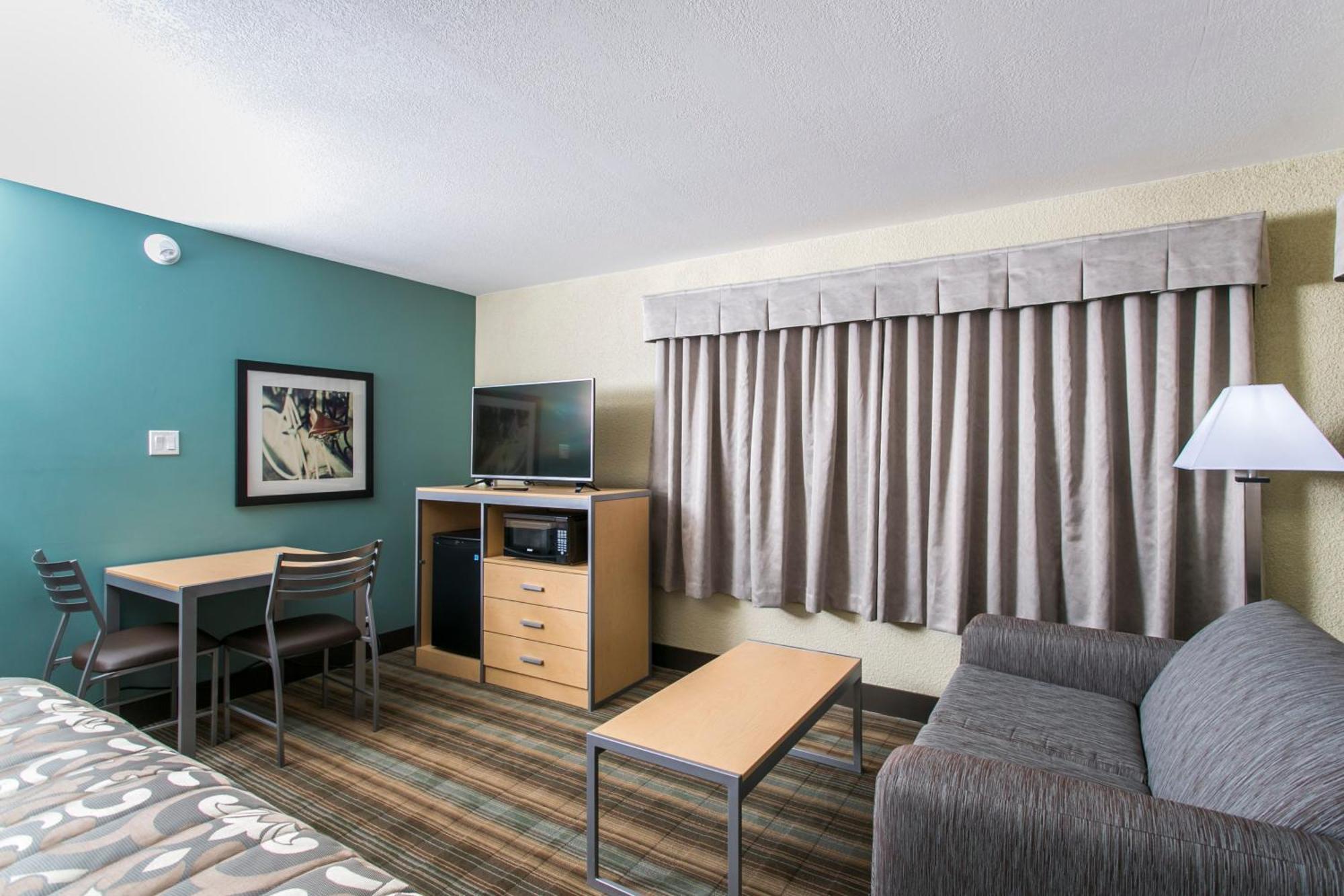 Ramada By Wyndham Edmonton Yellowhead Nw Exteriér fotografie