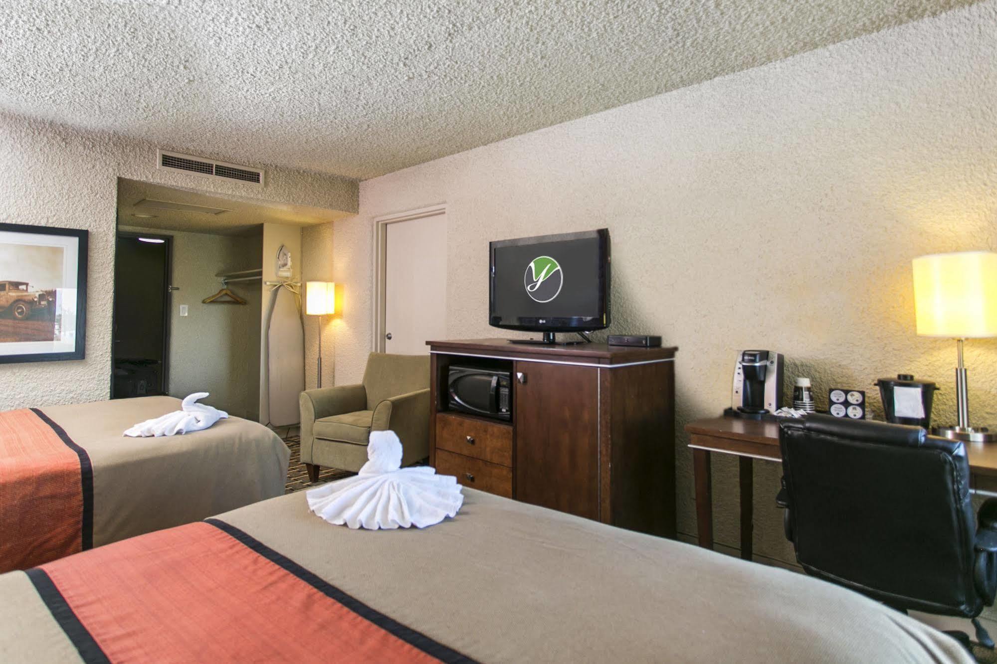 Ramada By Wyndham Edmonton Yellowhead Nw Exteriér fotografie