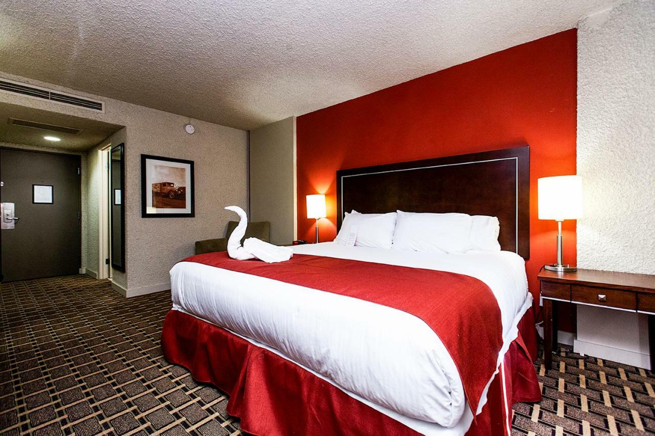 Ramada By Wyndham Edmonton Yellowhead Nw Exteriér fotografie